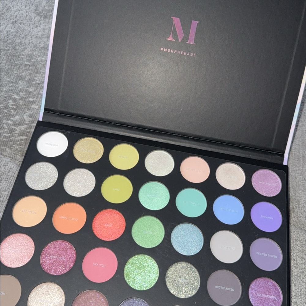 Morphe 351 ICY FANTASY Eyeshadow Palette
